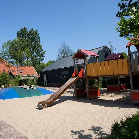 Holiday Droompark Buitenhuizen.38 Prázdninový dům *